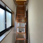 ２階屋根裏収納登り階段